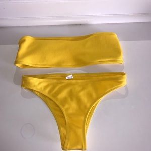 Strapless yellow bikini